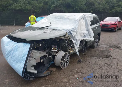 2017 Toyota Highlander Xle z USA, uszkodzony, nr VIN 5TDJZRFH9HS461928